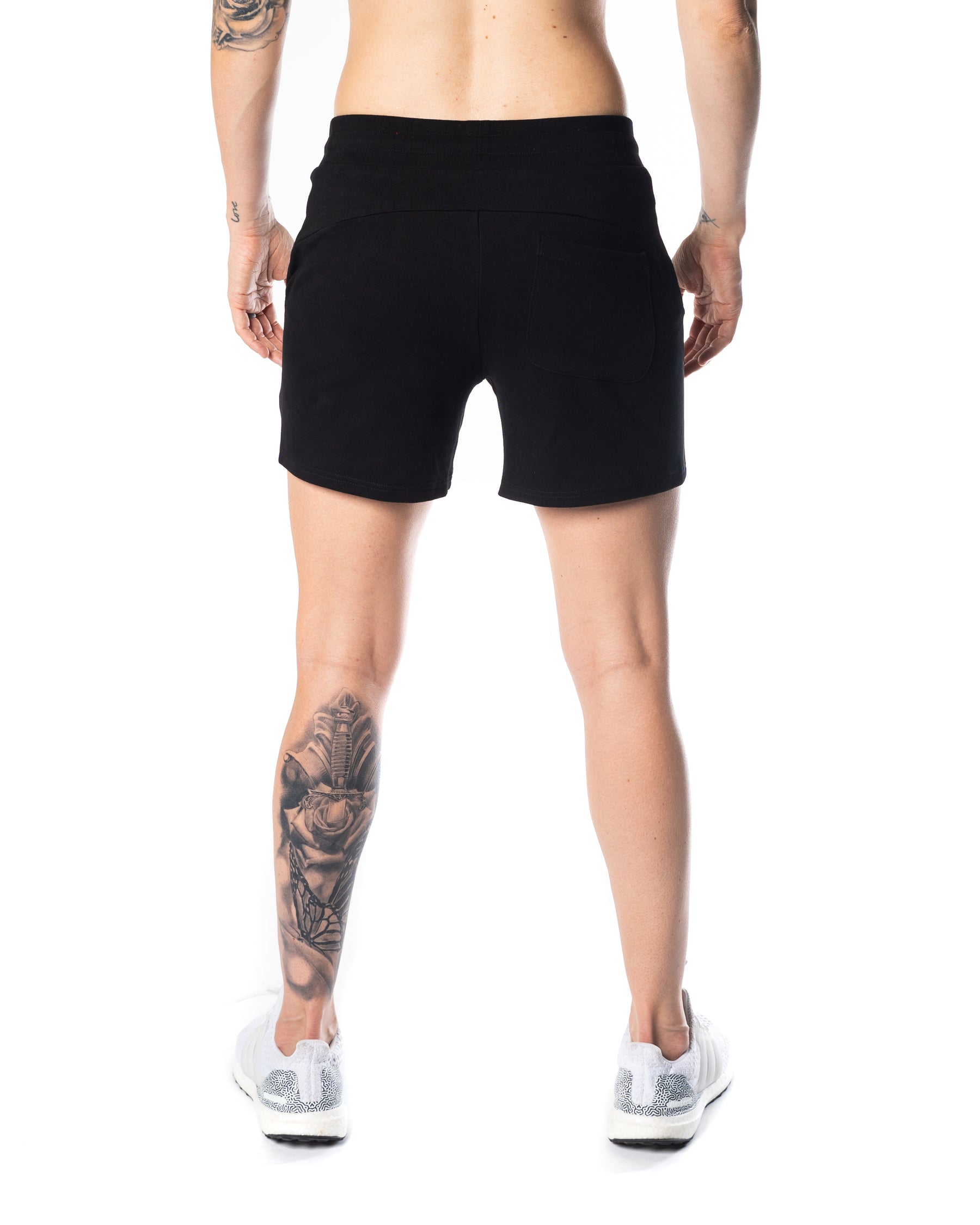Essential Shorts - BLACK